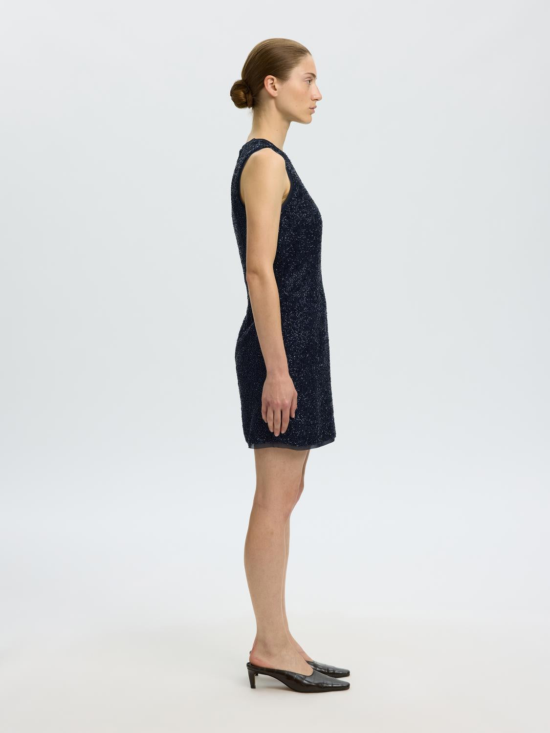 model_shot-creative